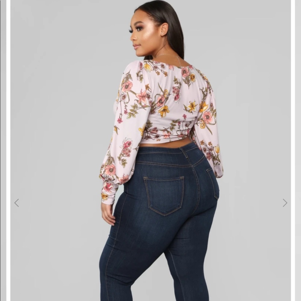 Fashion Nova it’s a floral dream blouse size 1x